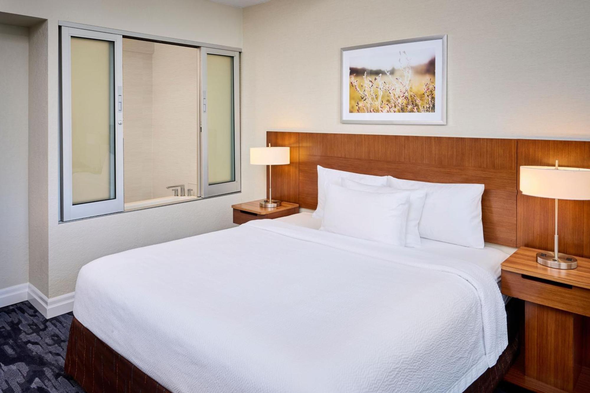 Fairfield Inn & Suites By Marriott Ottawa Kanata מראה חיצוני תמונה