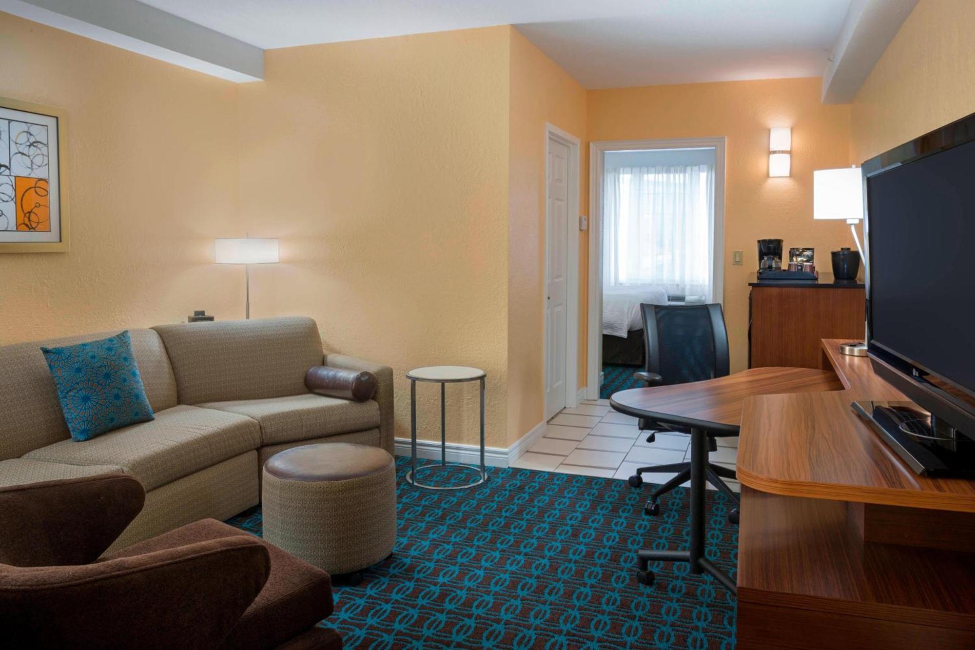 Fairfield Inn & Suites By Marriott Ottawa Kanata מראה חיצוני תמונה