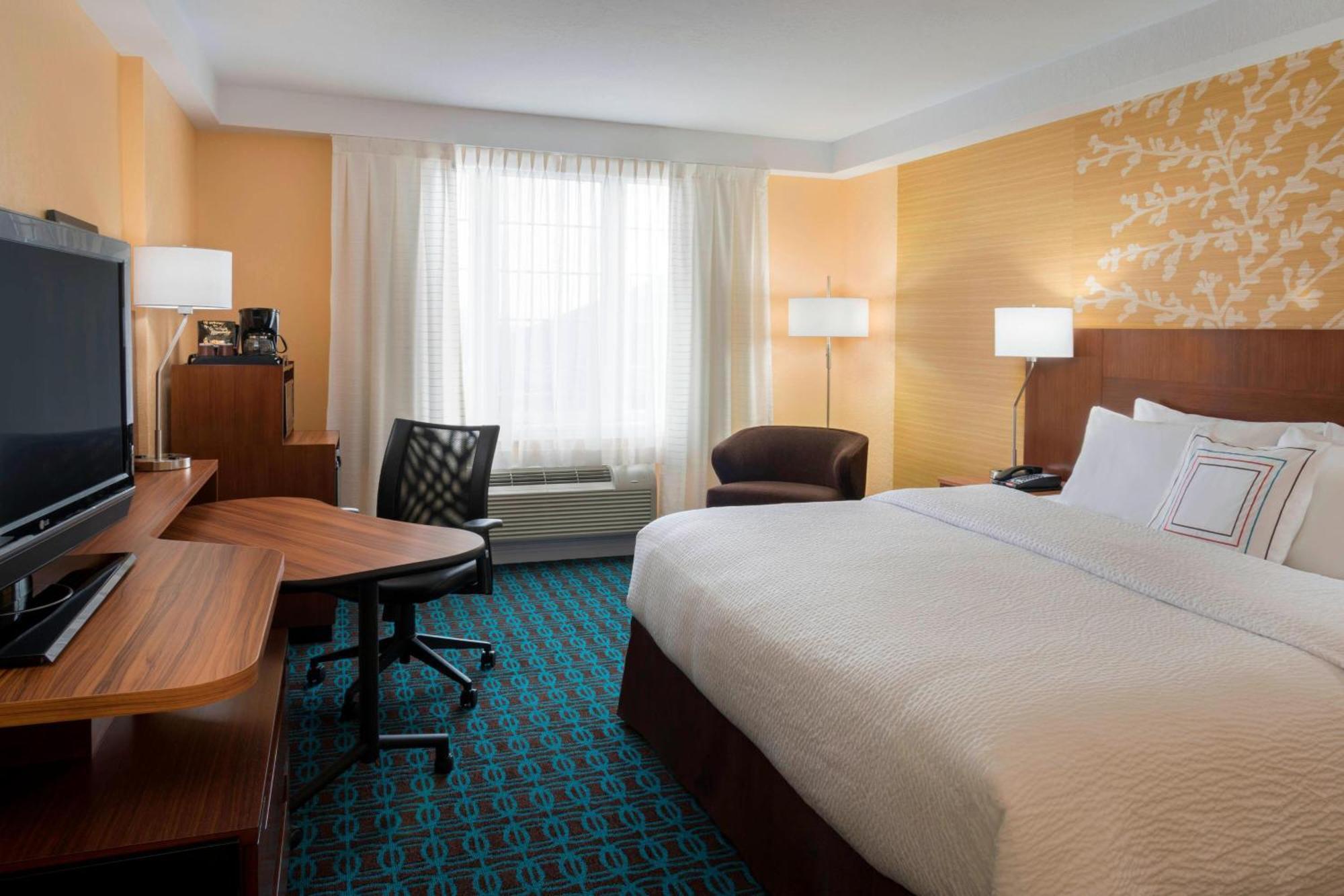 Fairfield Inn & Suites By Marriott Ottawa Kanata מראה חיצוני תמונה